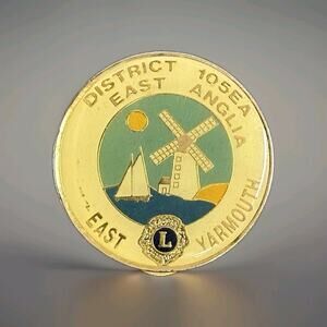 Lions Club District 105EA East Angila East Yarmouth MA, Round Vtg Enamel Pin 1”